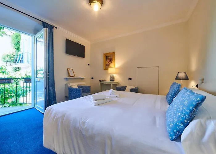 לינה וארוחת בוקר Annamaria 4*