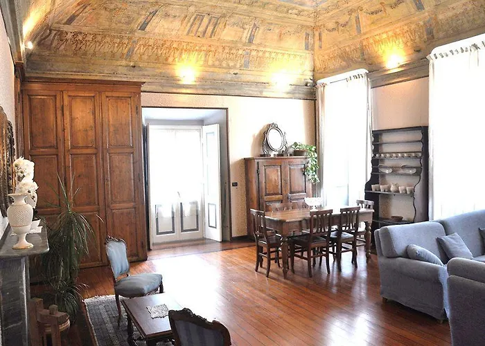 Annamaria לינה וארוחת בוקר 4*