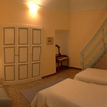 Annamaria Frühstückspension 4*